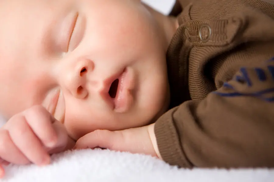 baby-breathing-through-mouth-while-sleeping