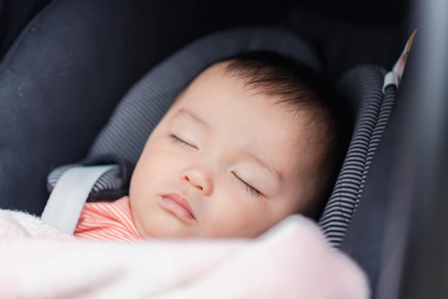 can-baby-sleep-in-stroller-bassinet-at-night