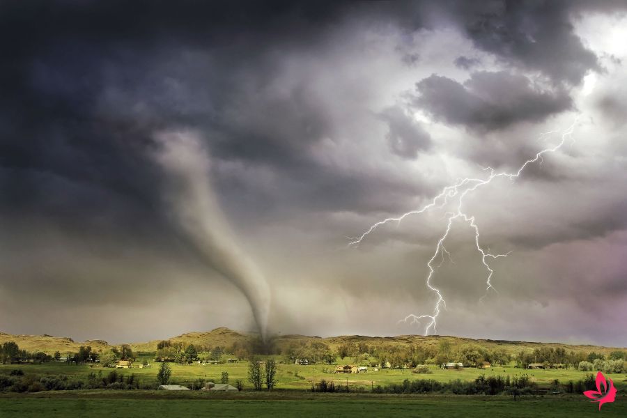 dream about tornado